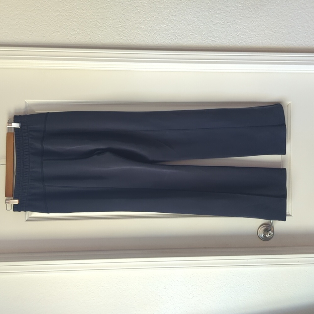 NWOT - Lululemon Softstreme High Rise Pant - Regular - Size 6 - Picture 6 of 9